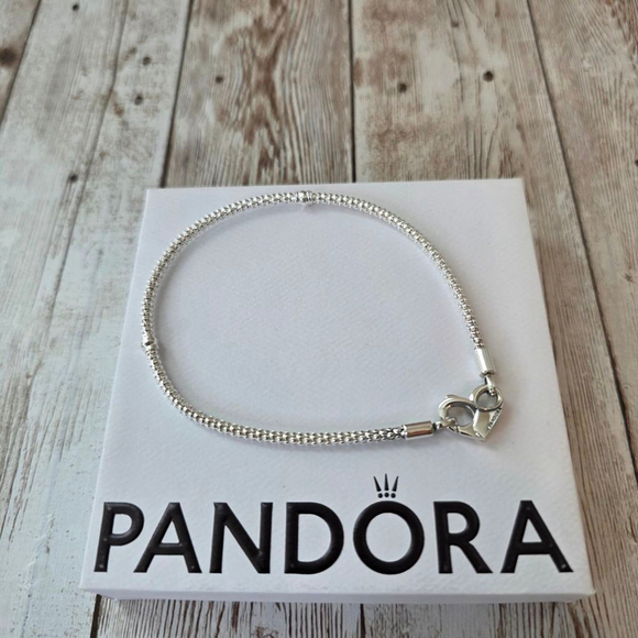 Pandora Silver Mesh Bracelet with Heart Clasp Size 9 - Picture 2 of 5